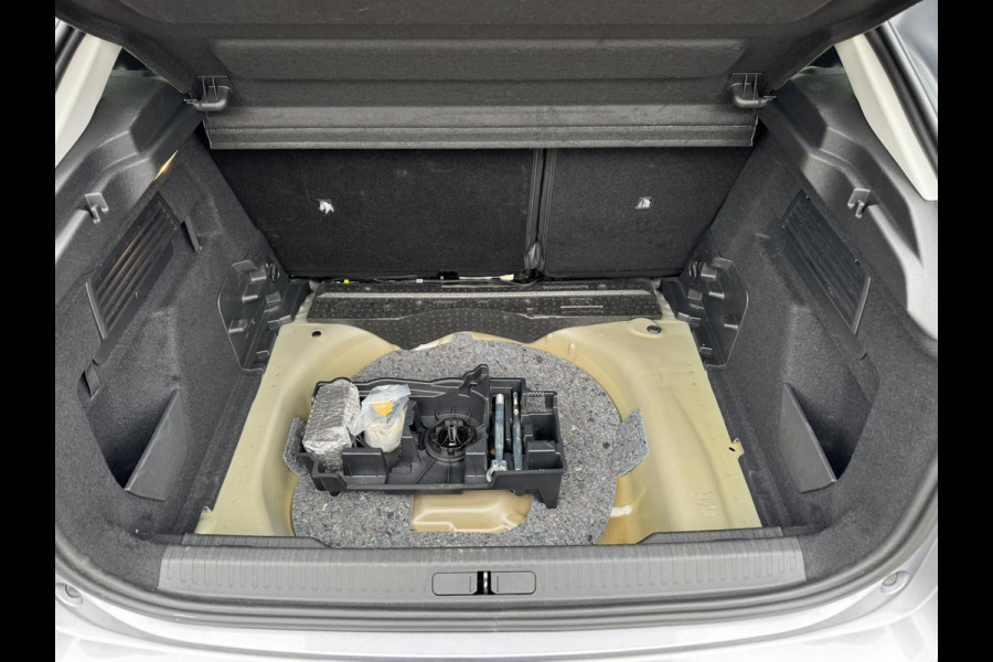 Citroën C4 1.2 Puretech Feel Edition Head-Up display Cruise control Cliomate control Keyless entry/start Navi Apple / Android