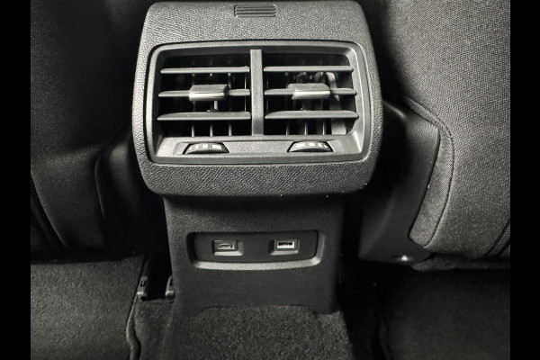 Citroën C4 1.2 Puretech Feel Edition Head-Up display Cruise control Cliomate control Keyless entry/start Navi Apple / Android