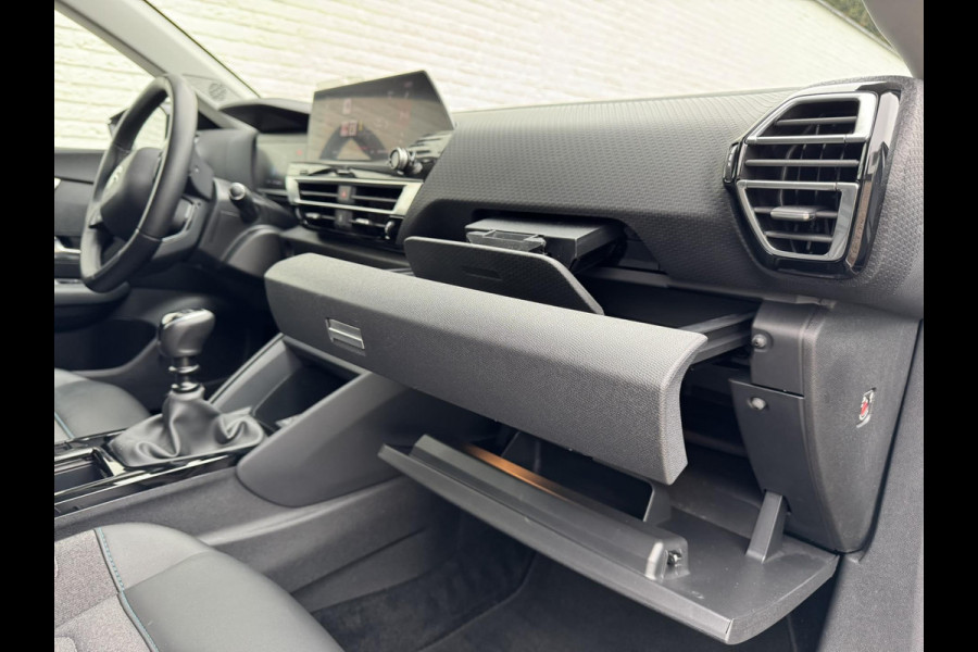 Citroën C4 1.2 Puretech Feel Edition Head-Up display Cruise control Cliomate control Keyless entry/start Navi Apple / Android