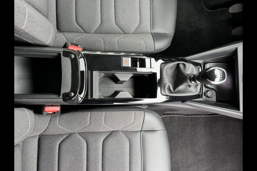 Citroën C4 1.2 Puretech Feel Edition Head-Up display Cruise control Cliomate control Keyless entry/start Navi Apple / Android