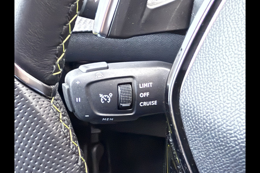 Peugeot 208 1.2 Hybrid 145 e-DCS6 GT | CarPlay | ACC | LED | Camera | DAB+ | 17 inch