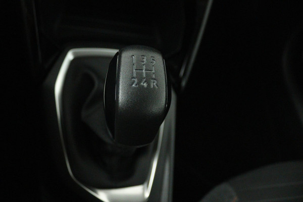 Peugeot 208 1.2 PureTech Blue Lease Active (NAVIGATIE, CRUISE CONTROL, LANE-ASSIST, PARKEERSENSOREN, BLUETOOTH, AIRCO)