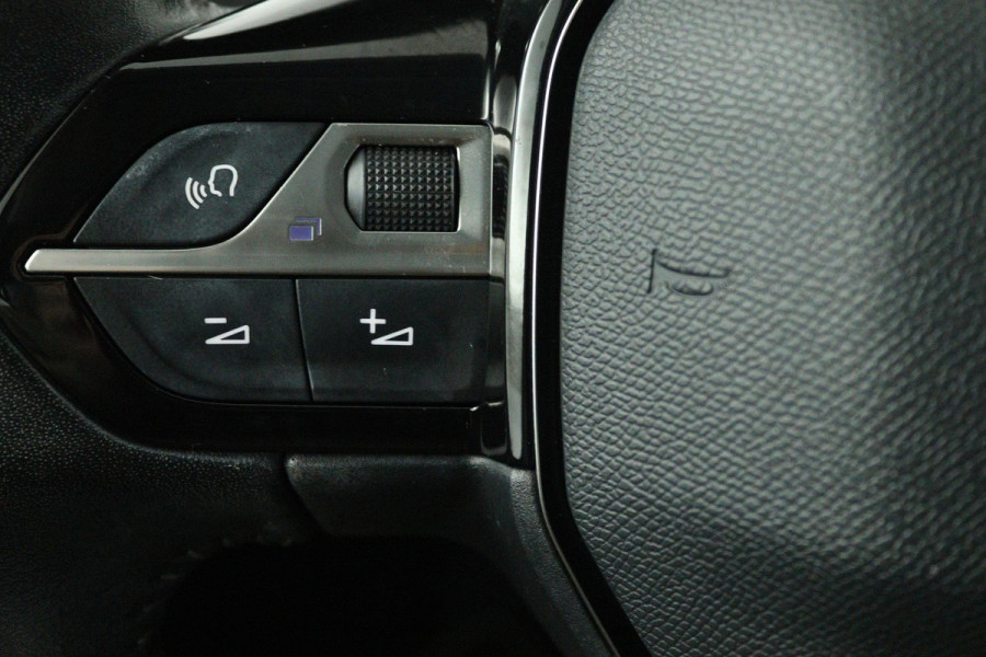 Peugeot 208 1.2 PureTech Blue Lease Active (NAVIGATIE, CRUISE CONTROL, LANE-ASSIST, PARKEERSENSOREN, BLUETOOTH, AIRCO)