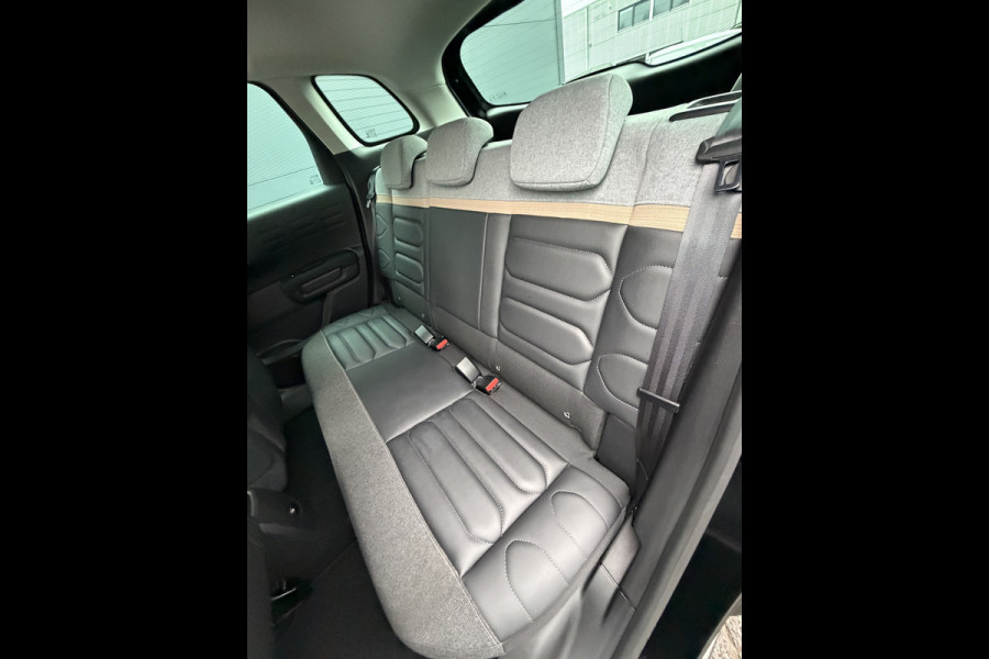 Citroën C3 Aircross 130pk Shine (Camera - Leder - 17"incl 4S - Automatische Airco - Grip Controle - LED - Parkeersensoren - Navigatie)