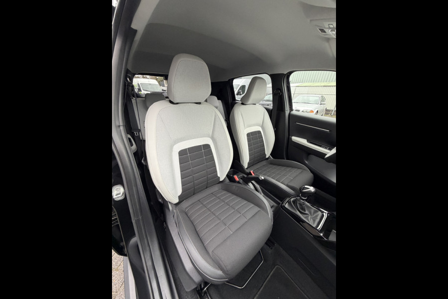 Citroën C3 100pk Max (Camera - Automatische Airco - Navigatie - Apple Carplay - 17" - LED - Parkeersensoren)