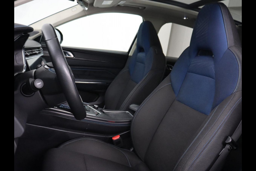 Lynk & Co 01 1.5 Plug In | Panoramadak | Infinity by Harman | Camera | Adaptive cruise | Stoelverwarming | Carplay | Memory | Full LED | PHEV