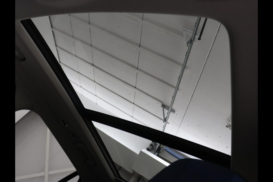 Lynk & Co 01 1.5 Plug In | Panoramadak | Infinity by Harman | Camera | Adaptive cruise | Stoelverwarming | Carplay | Memory | Full LED | PHEV