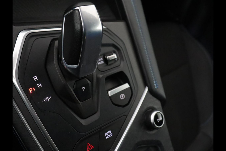 Lynk & Co 01 1.5 Plug In | Panoramadak | Infinity by Harman | Camera | Adaptive cruise | Stoelverwarming | Carplay | Memory | Full LED | PHEV