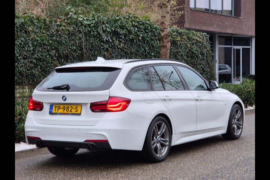 BMW 3 Serie Touring M Sport 330i Uitlaat 6WB Apple CarPlay NBT EVO Sport uitlaat Breedset M velgen M Sport Edition
