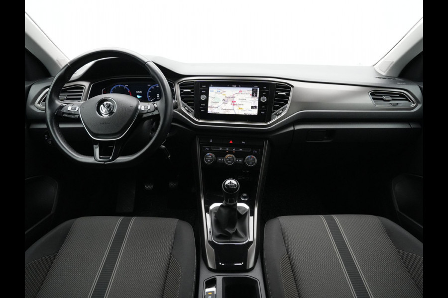 Volkswagen T-Roc 1.0 TSI 115pk Style Navigatie Trekhaak Acc Virtual cockpit Pdc 17