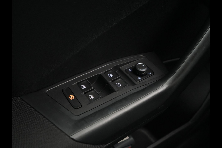 Volkswagen T-Roc 1.0 TSI 115pk Style Navigatie Trekhaak Acc Virtual cockpit Pdc 17