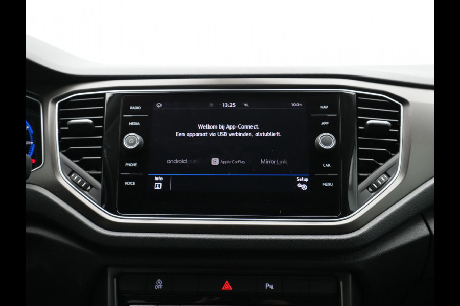 Volkswagen T-Roc 1.0 TSI 115pk Style Navigatie Trekhaak Acc Virtual cockpit Pdc 17