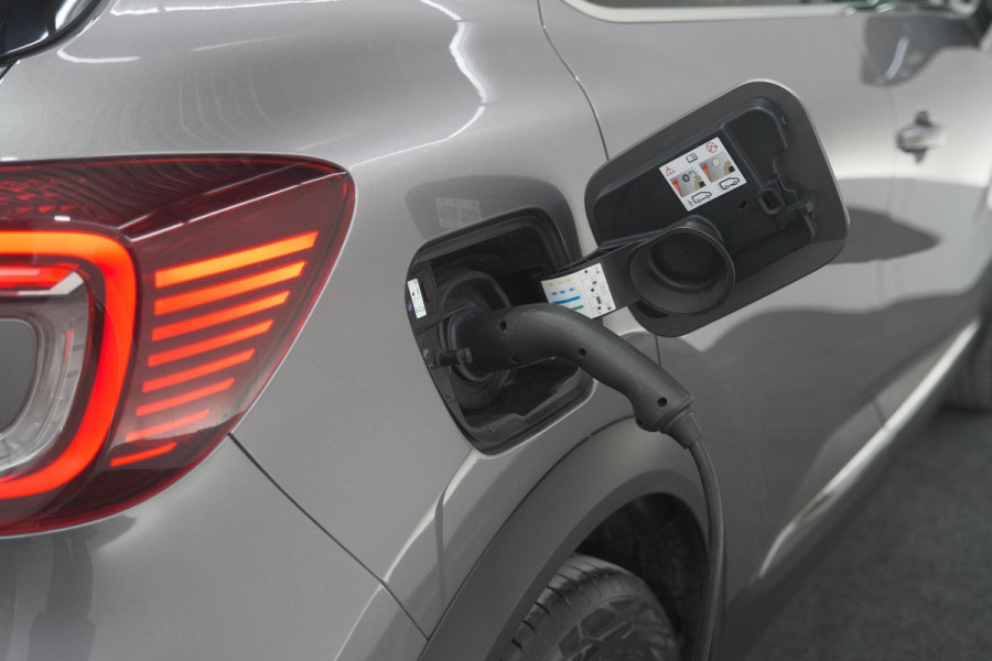 Renault Captur 1.6 E-Tech Plug-in Hybrid 160 Intens | Parkeersensoren | Apple Carplay | Navigatie | Climate Control