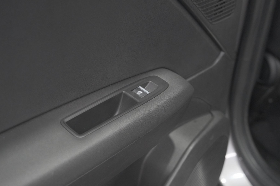 Renault Captur 1.6 E-Tech Plug-in Hybrid 160 Intens | Parkeersensoren | Apple Carplay | Navigatie | Climate Control