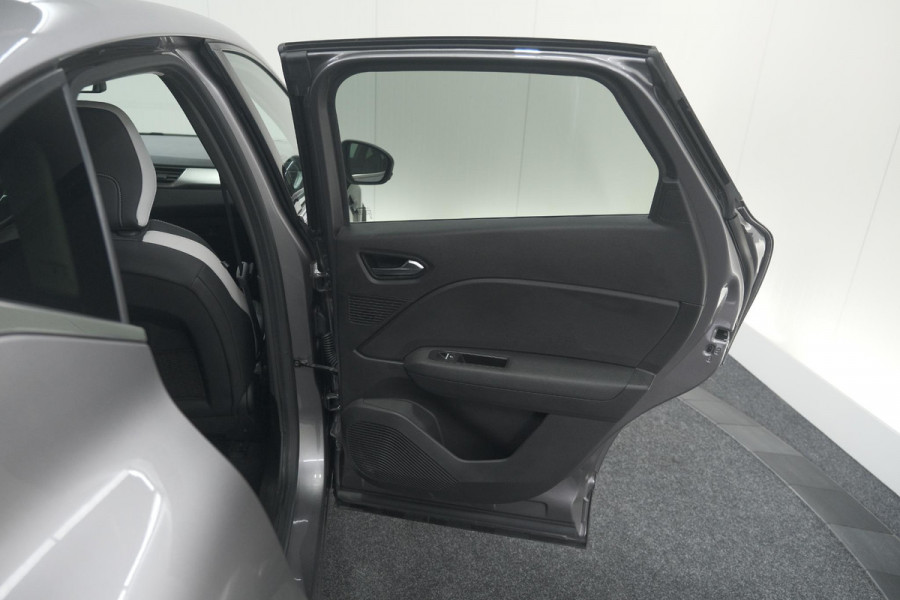 Renault Captur 1.6 E-Tech Plug-in Hybrid 160 Intens | Parkeersensoren | Apple Carplay | Navigatie | Climate Control