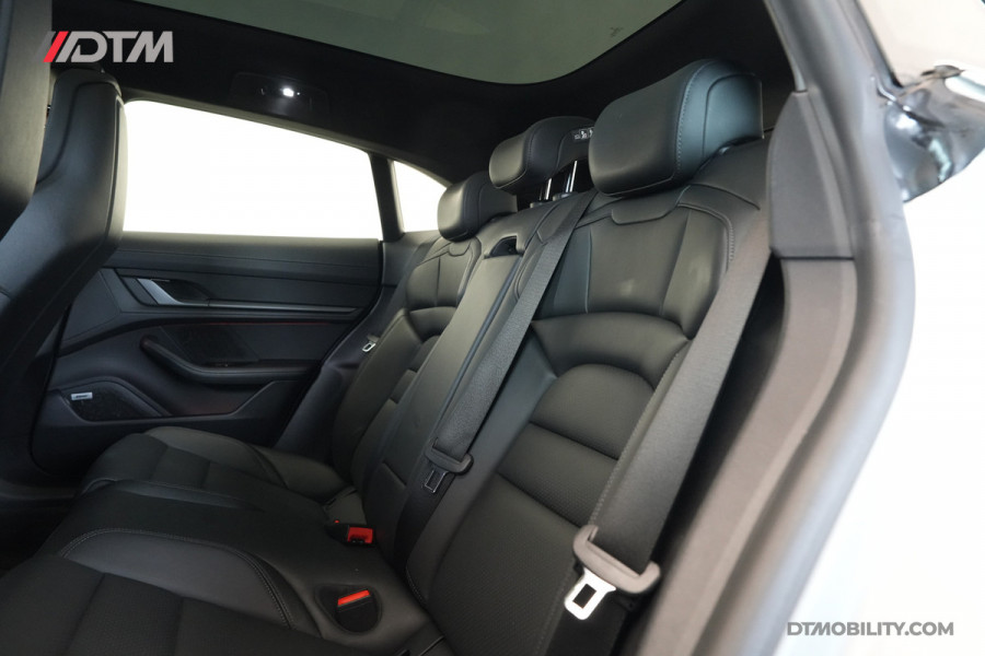 Porsche Taycan Cross Turismo 4 93 kWh Sport Chrono | Panoramadak | Titanium Velgen