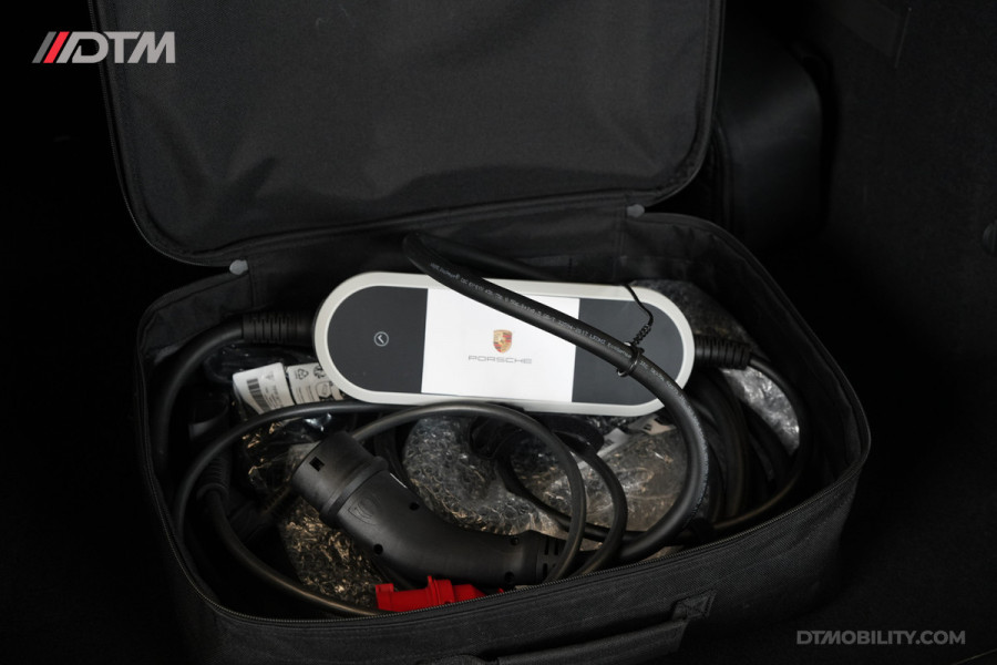 Porsche Taycan Cross Turismo 4 93 kWh Sport Chrono | Panoramadak | Titanium Velgen