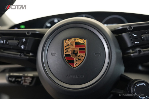 Porsche Taycan Cross Turismo 4 93 kWh Sport Chrono | Panoramadak | Titanium Velgen