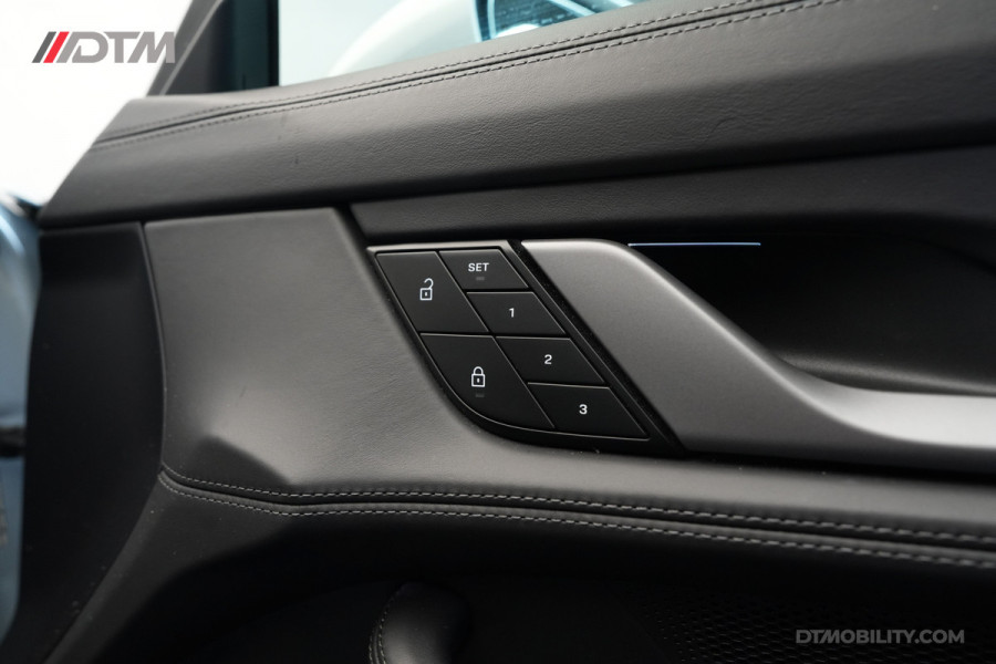 Porsche Taycan Cross Turismo 4 93 kWh Sport Chrono | Panoramadak | Titanium Velgen