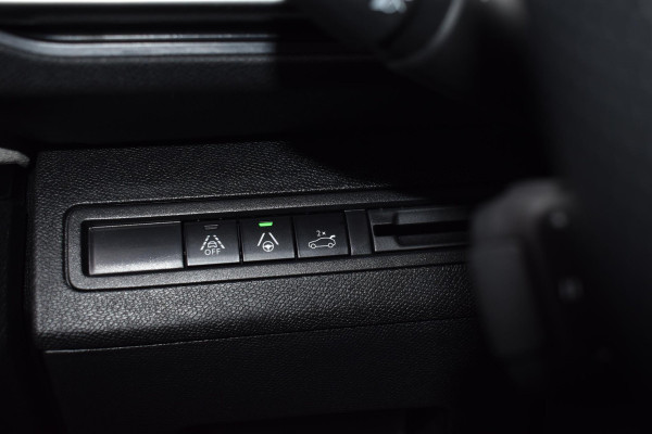 Peugeot 5008 1.6 PureTech 180PK Aut. GT | 7 Zits | Navi | Camera | LED | Incl. garantie