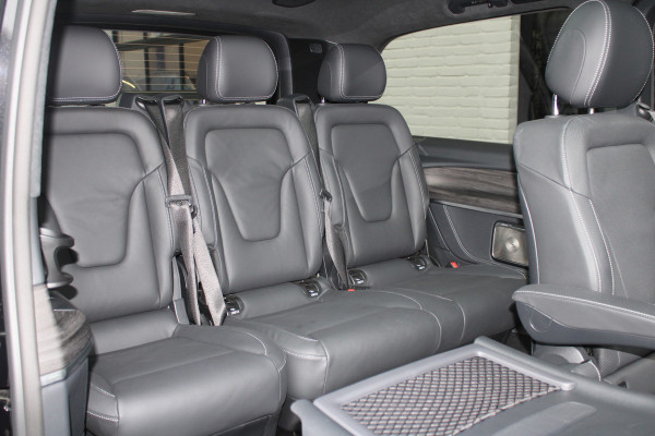 Mercedes-Benz V-Klasse 300d / AMG / Exclusive / 4-Matic / 7-Pers / Luchtvering / Pano / INCL BTW-BPM / 360 Cam / Burmester / Vol Opties / NIEUW!!