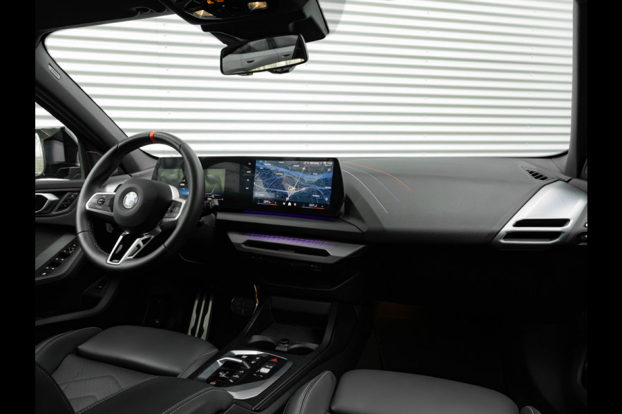 BMW 1-serie M135 xDrive - Pano - Driving Ass - Harman Kardon - Camera