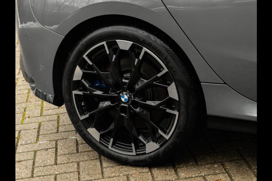 BMW 1-serie M135 xDrive - Pano - Driving Ass - Harman Kardon - Camera