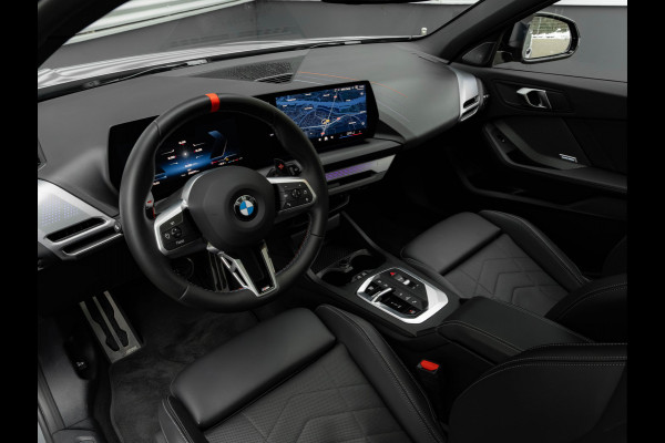 BMW 1-serie M135 xDrive - Pano - Driving Ass - Harman Kardon - Camera