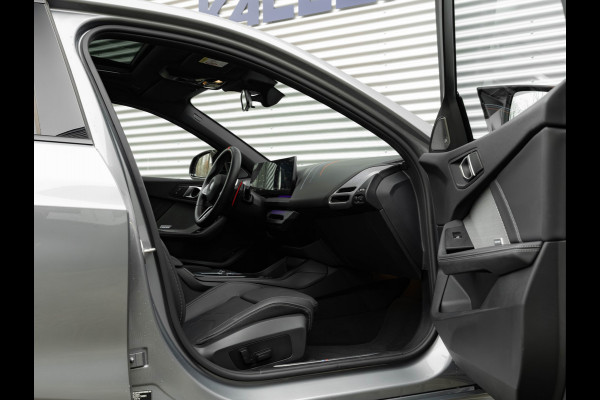 BMW 1-serie M135 xDrive - Pano - Driving Ass - Harman Kardon - Camera
