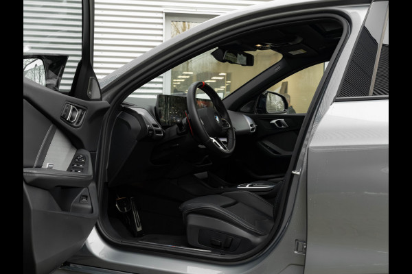 BMW 1-serie M135 xDrive - Pano - Driving Ass - Harman Kardon - Camera