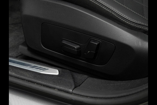 BMW 1-serie M135 xDrive - Pano - Driving Ass - Harman Kardon - Camera