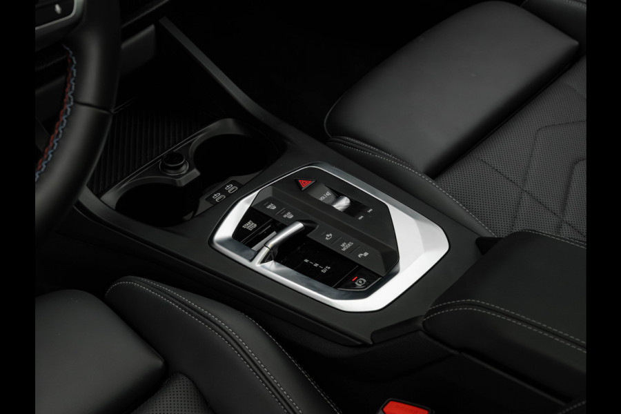 BMW 1-serie M135 xDrive - Pano - Driving Ass - Harman Kardon - Camera