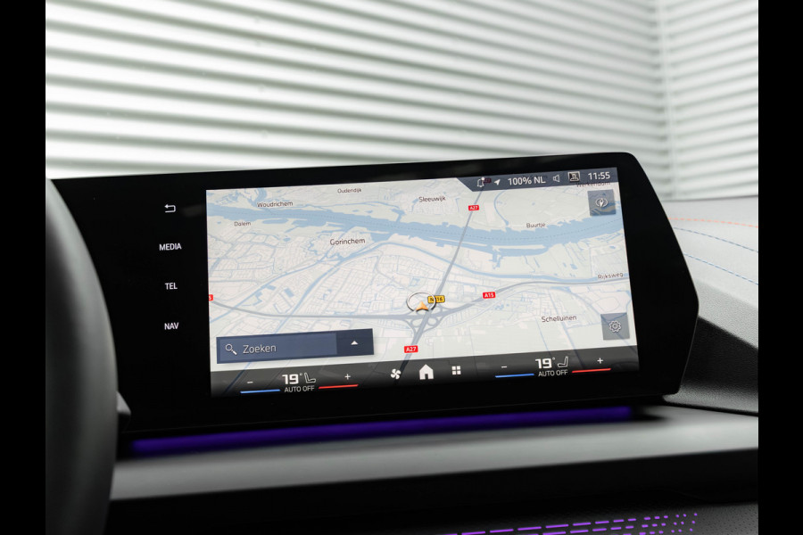 BMW 1-serie M135 xDrive - Pano - Driving Ass - Harman Kardon - Camera