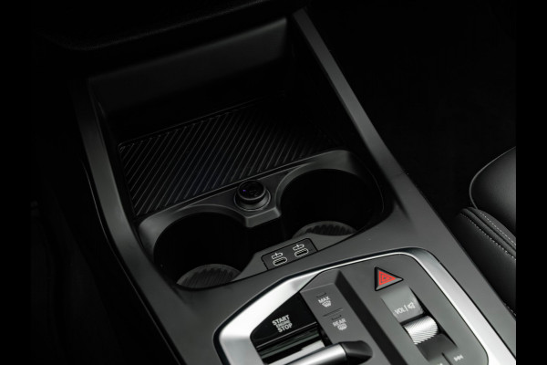 BMW 1-serie M135 xDrive - Pano - Driving Ass - Harman Kardon - Camera