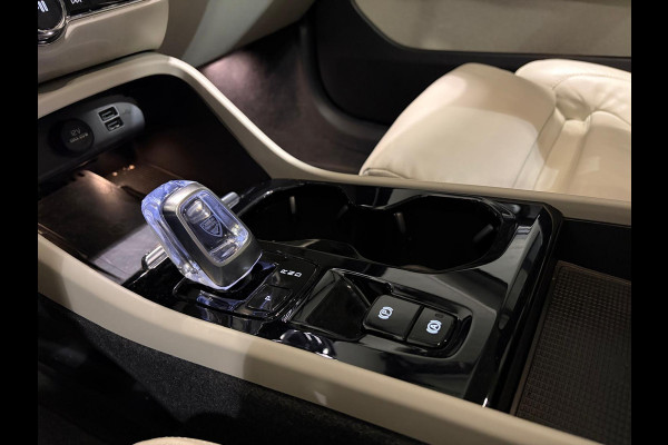 Volvo XC40 T4 Aut. Plug-in Hybrid Ultimate Dark ACC Parkeercamera 211pk