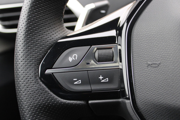 Peugeot 3008 1.6 HYbrid 225 GT | Panoramadak | Navigatie | Adaptieve cruise | BLIS
