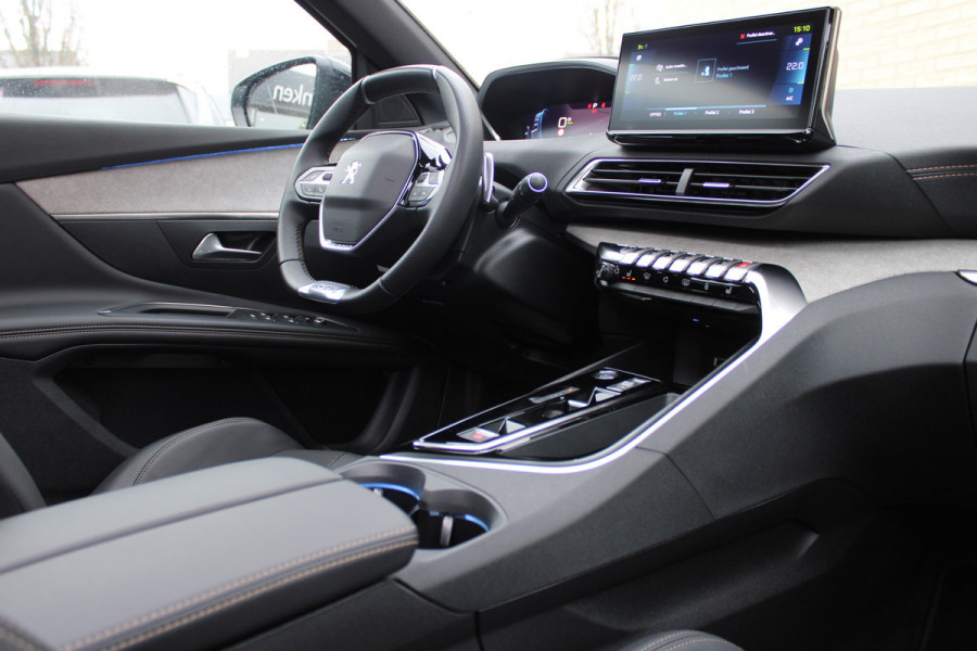 Peugeot 3008 1.6 HYbrid 225 GT | Panoramadak | Navigatie | Adaptieve cruise | BLIS
