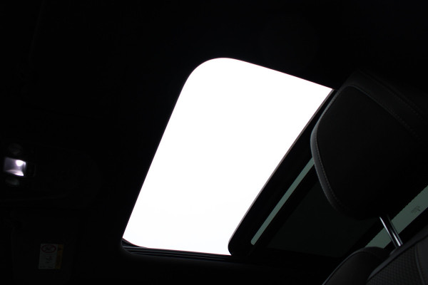 Peugeot 3008 1.6 HYbrid 225 GT | Panoramadak | Navigatie | Adaptieve cruise | BLIS