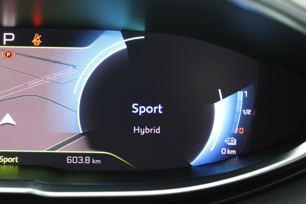 Peugeot 3008 1.6 HYbrid 225 GT | Panoramadak | Navigatie | Adaptieve cruise | BLIS