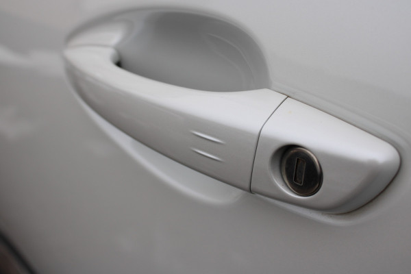 Peugeot 3008 1.6 HYbrid 225 GT | Panoramadak | Navigatie | Adaptieve cruise | BLIS