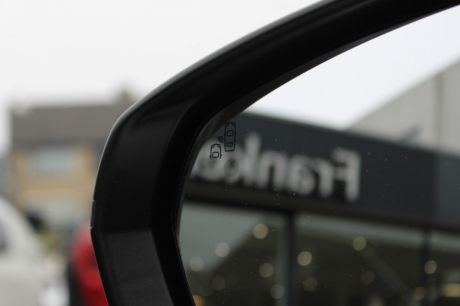 Peugeot 3008 1.6 HYbrid 225 GT | Panoramadak | Navigatie | Adaptieve cruise | BLIS