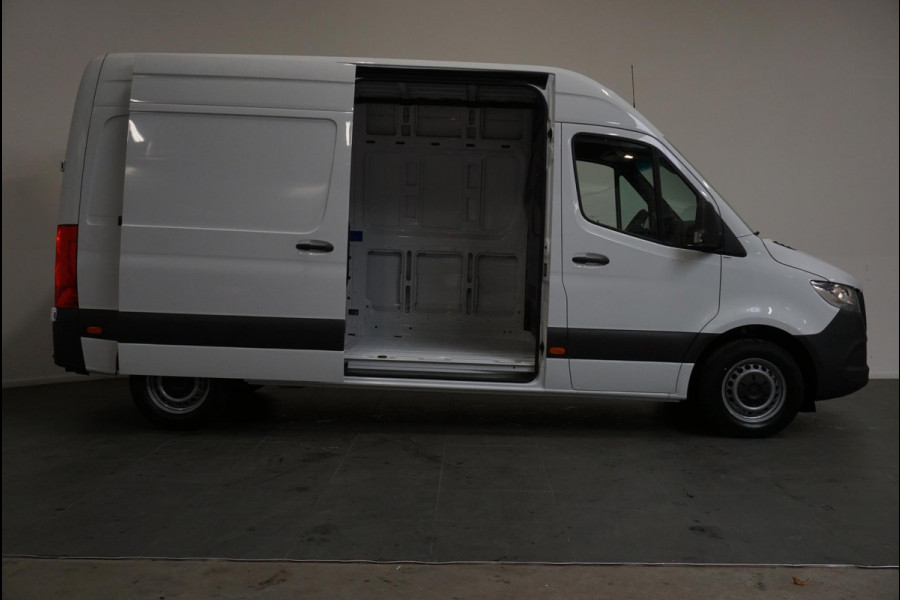 Mercedes-Benz Sprinter 211 2.2 CDI L2H2 Automaat 9-G tronic | Airco | Navigatie | Camera | Cruisecontrol | 3Zits | Electra pakket | DAB | Trekhaak