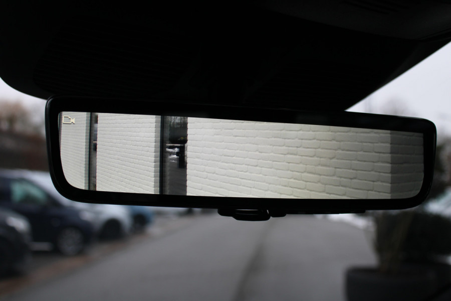 Mercedes-Benz V-Klasse 300d / AMG / Exclusive / DC / 4-matic / Luchtvering / Pano / 360 Cam / Burmester / Vol Opties / NIEUW!!