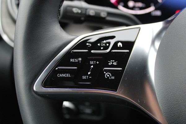 Mercedes-Benz V-Klasse 300d / AMG / Exclusive / DC / 4-matic / Luchtvering / Pano / 360 Cam / Burmester / Vol Opties / NIEUW!!