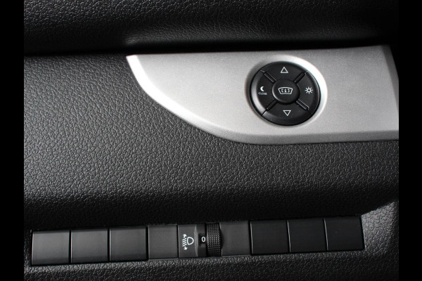 Toyota Proace Shuttle 2.0 D-4D 145pk Automaat 9 persoons Cool Long | Climate Control | Camera | Dab | Adaptive Cruise Control | Stoelverwarming | Lichtmetalen velgen