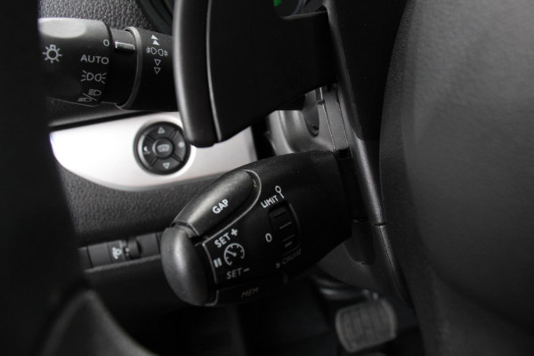 Toyota Proace Shuttle 2.0 D-4D 145pk Automaat 9 persoons Cool Long | Climate Control | Camera | Dab | Adaptive Cruise Control | Stoelverwarming | Lichtmetalen velgen