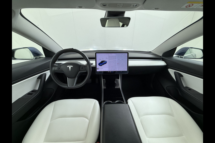 Tesla Model 3 RWD Plus 325PK SOH 91% Lmv 19" Ivoor kleurig Leder 3 AutoPilot Panoramadak Adaptive.Cruise Camera's Elektr.Stuur+Stoelen+Spiegel Navi Ecc Led ACC DAB Voorverwarmen en Keyless via App One-Pedal-Drive 1e Eigenaar Origineel Nederlandse Auto