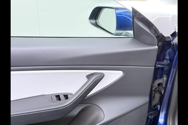 Tesla Model 3 RWD Plus 325PK SOH 91% Lmv 19" Ivoor kleurig Leder 3 AutoPilot Panoramadak Adaptive.Cruise Camera's Elektr.Stuur+Stoelen+Spiegel Navi Ecc Led ACC DAB Voorverwarmen en Keyless via App One-Pedal-Drive 1e Eigenaar Origineel Nederlandse Auto