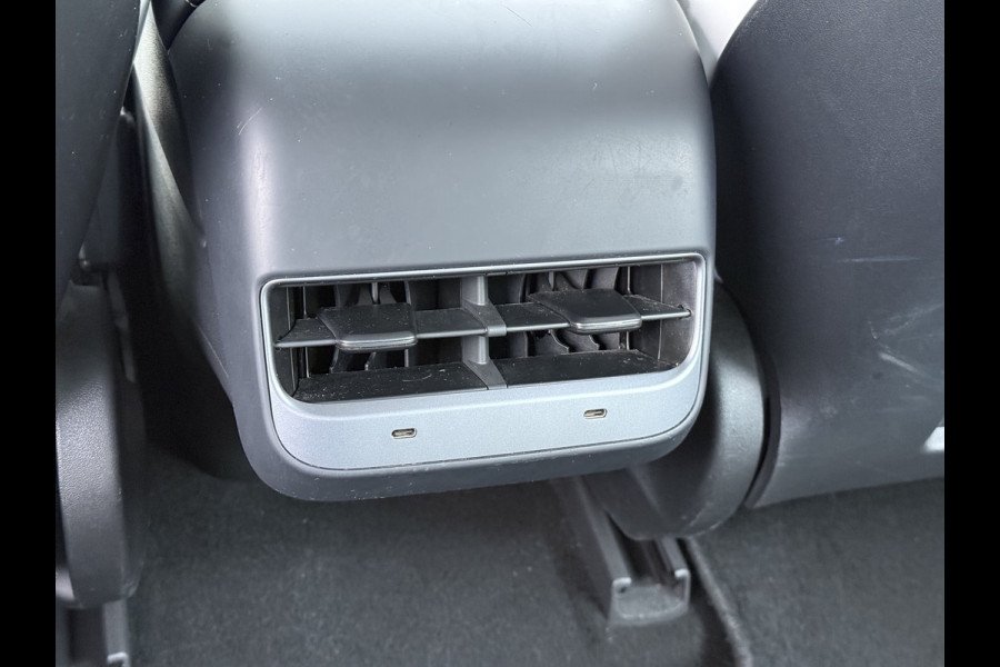 Tesla Model 3 RWD Plus 325PK SOH 91% Lmv 19" Ivoor kleurig Leder 3 AutoPilot Panoramadak Adaptive.Cruise Camera's Elektr.Stuur+Stoelen+Spiegel Navi Ecc Led ACC DAB Voorverwarmen en Keyless via App One-Pedal-Drive 1e Eigenaar Origineel Nederlandse Auto