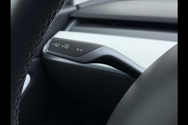 Tesla Model 3 RWD Plus 325PK SOH 91% Lmv 19" Ivoor kleurig Leder 3 AutoPilot Panoramadak Adaptive.Cruise Camera's Elektr.Stuur+Stoelen+Spiegel Navi Ecc Led ACC DAB Voorverwarmen en Keyless via App One-Pedal-Drive 1e Eigenaar Origineel Nederlandse Auto